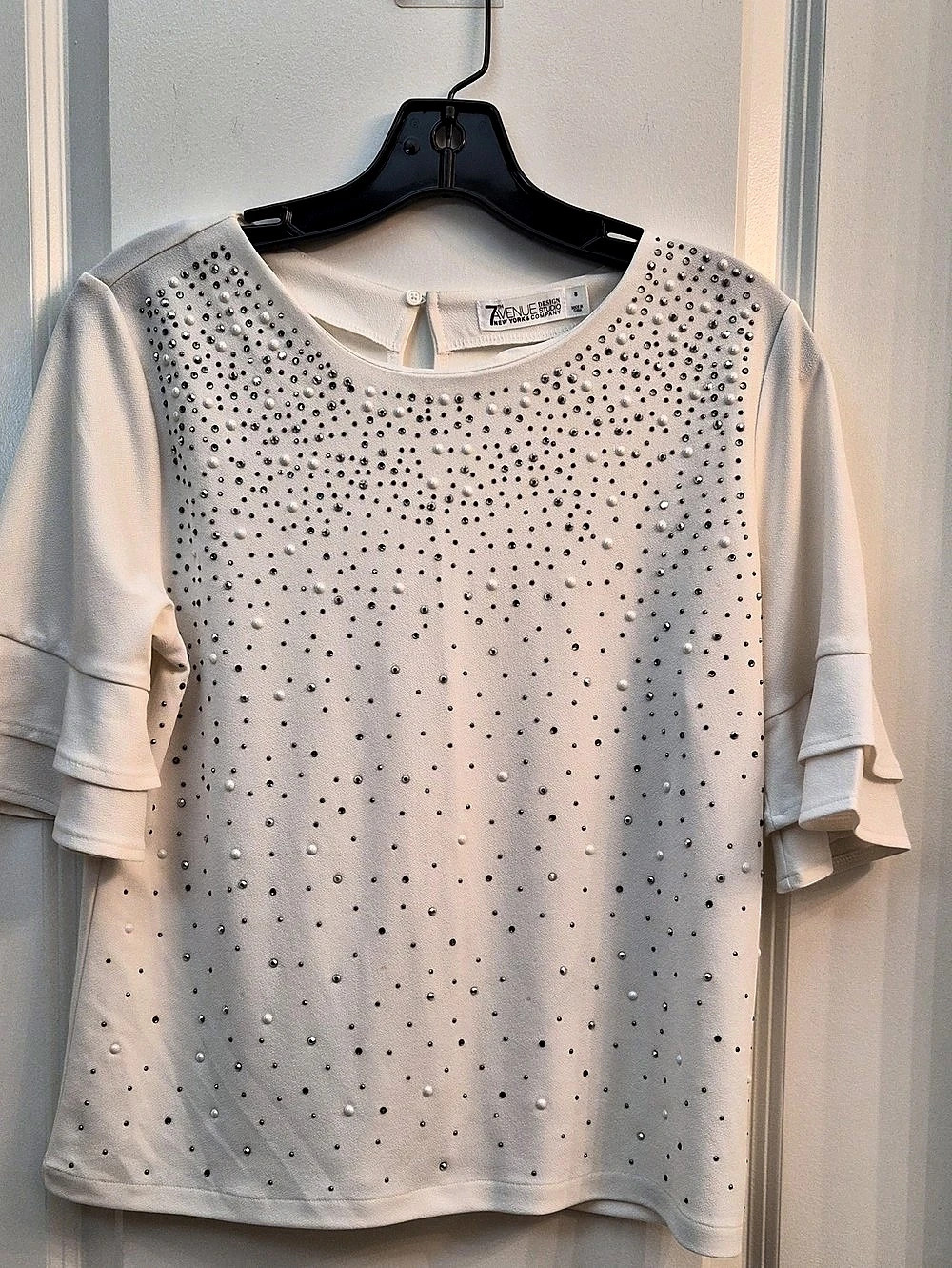7th Avenue Design Studio Embellished Ruffle Sleeve Top in White Size Small Like